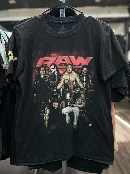 WWE Raw Wrestling Tee Sz M Superstar Graphic Shirt Black 2000s Vintage Style