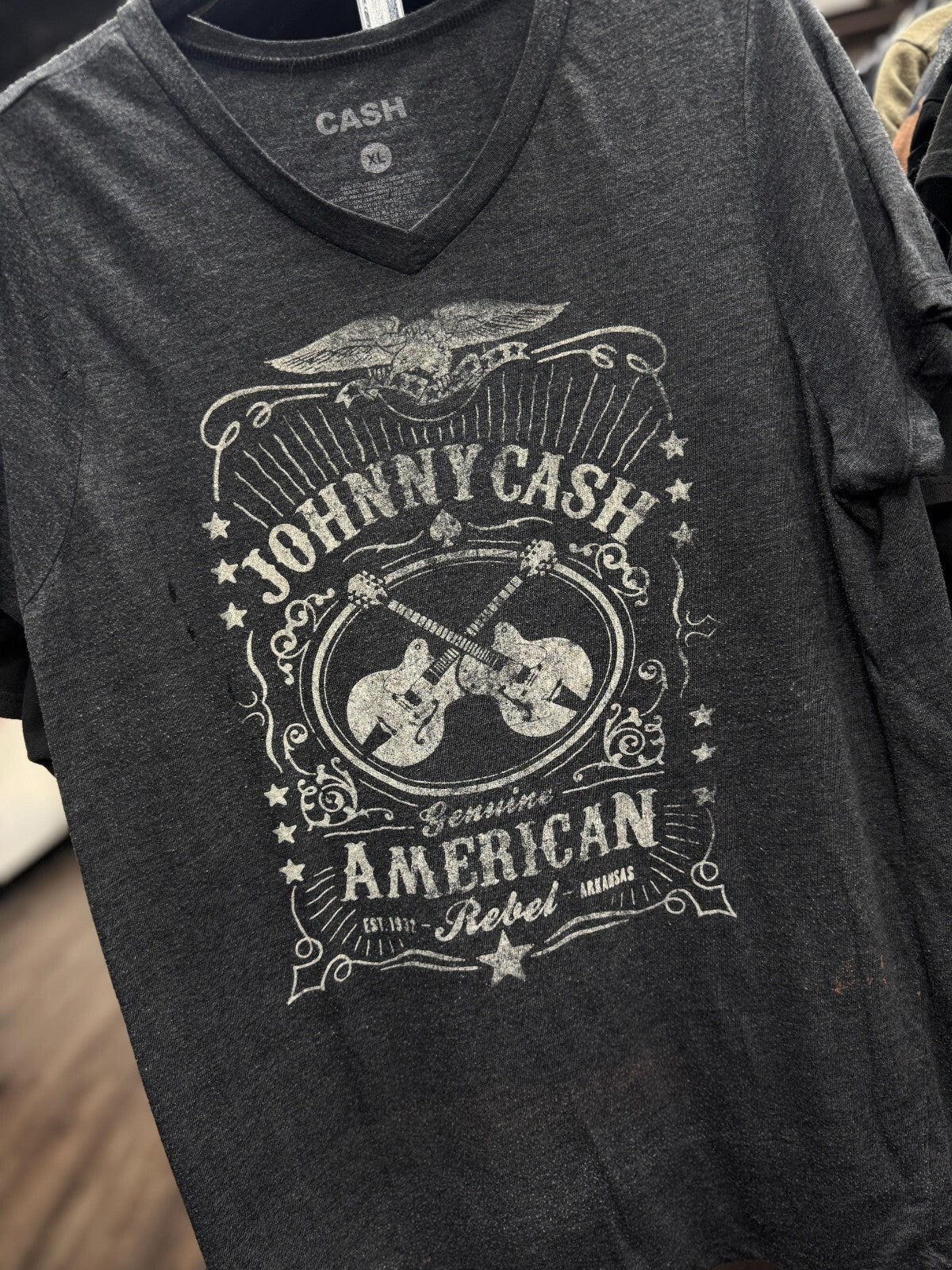Vintage Johnny Cash Man in Black T-Shirt Women’s XL Gray Graphic Country Tee